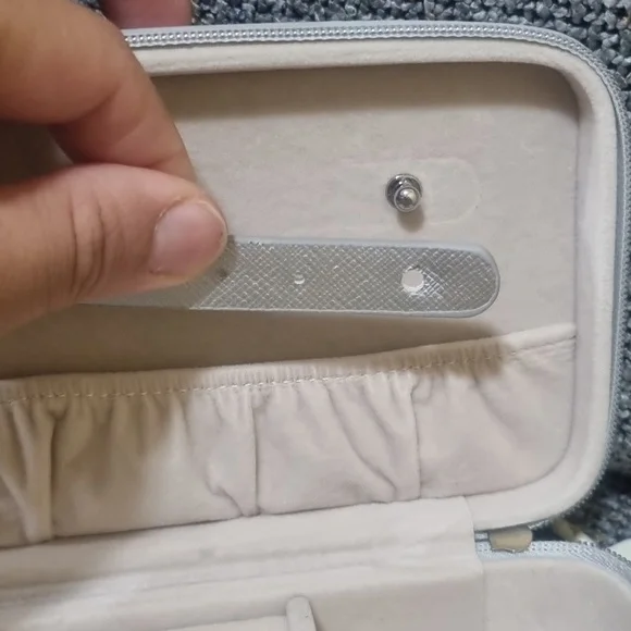 LOVISA Jewelry Storage Case - Picture 10 of 13